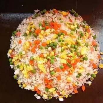 鐵板炒飯學(xué)習(xí)鐵板炒飯培訓(xùn)
