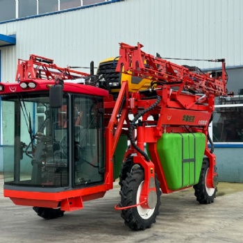 華璽3WPZ-1500Q自走式噴桿噴霧機玉米打藥機廠家高駕噴藥機
